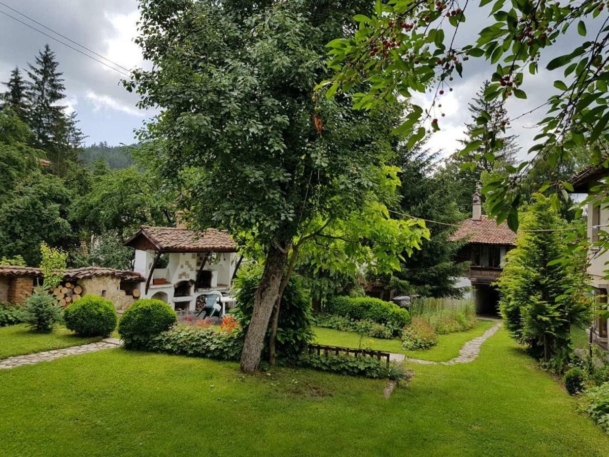 Borimechkova Kashta Hotel โคปริฟชทิทซา ภายนอก รูปภาพ